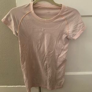 Lululemon Women’s run relaxed shirt